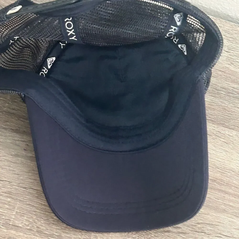 Roxy Locale Surf Squad Women's Trucker Hat One Size Navy Blue